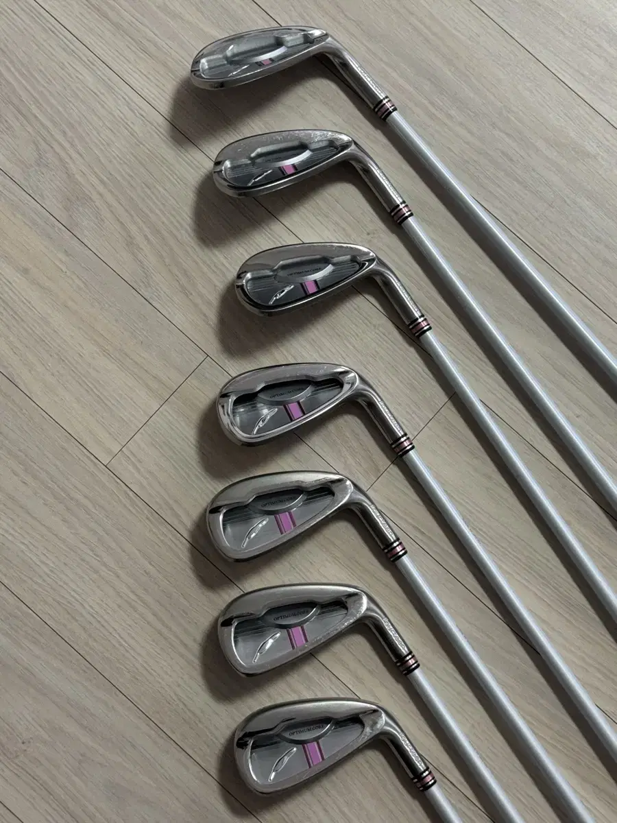 Selling a set of women's golf clubs with a 14-iron