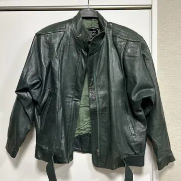 다크 그린 가죽 자켓