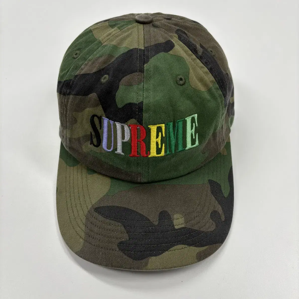 슈프림 20FW 멀티컬러 로고 카모 볼캡