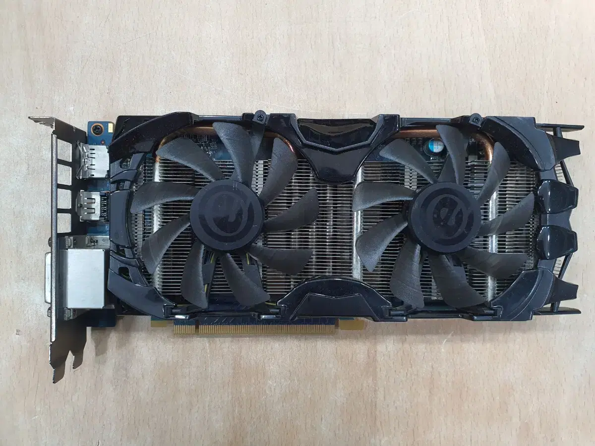 이엠텍 지포스 GTX 660 2G 그래픽카드 미세한소음