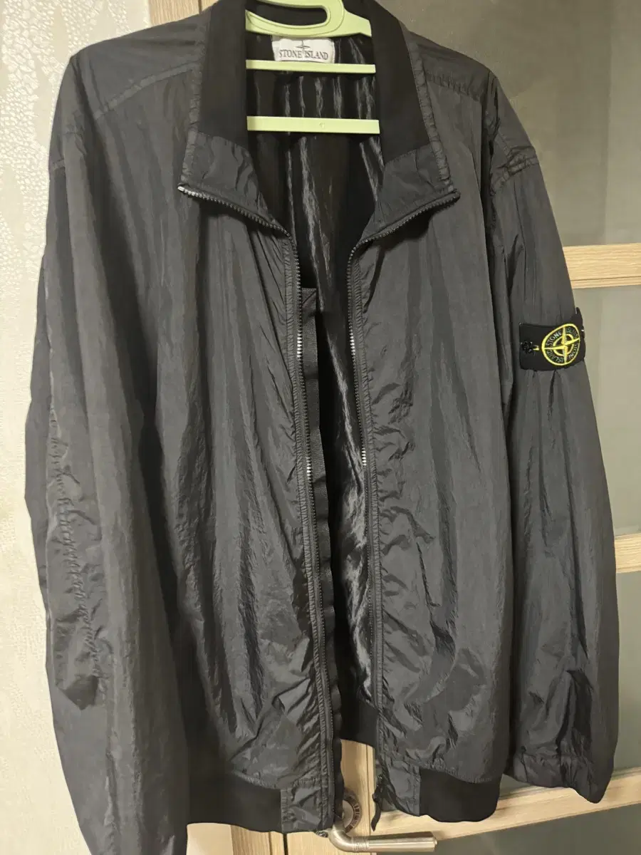 스톤아일랜드 바람막이 25ss