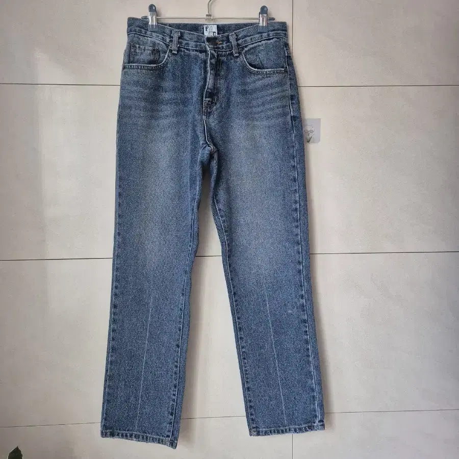 Daisy Syndrome Straight Star Denim Pants on Bunjang Global Site.