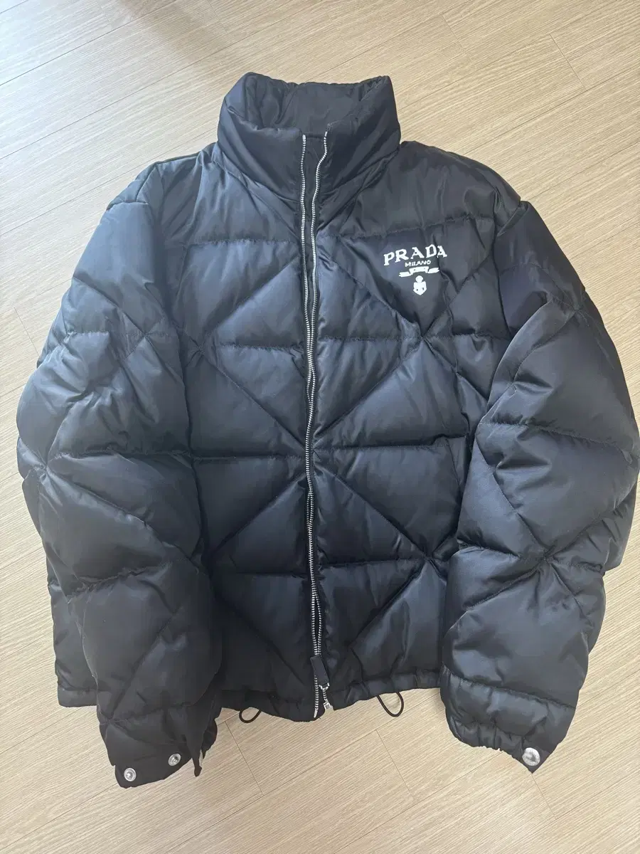 프라다 SGB803 이동휘 퀄팅 패딩 블랙 L