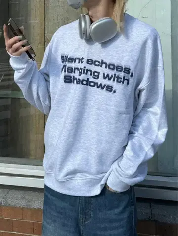 Chikashitsu + shadow print logo sweat