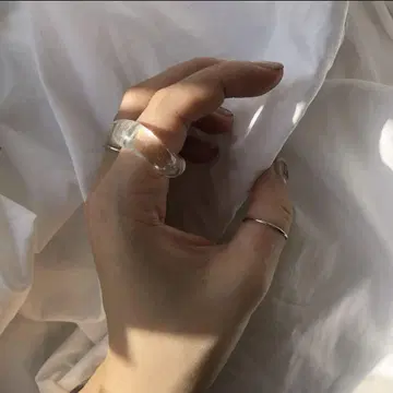 아쿠츠 유리카 투명 유리 반지