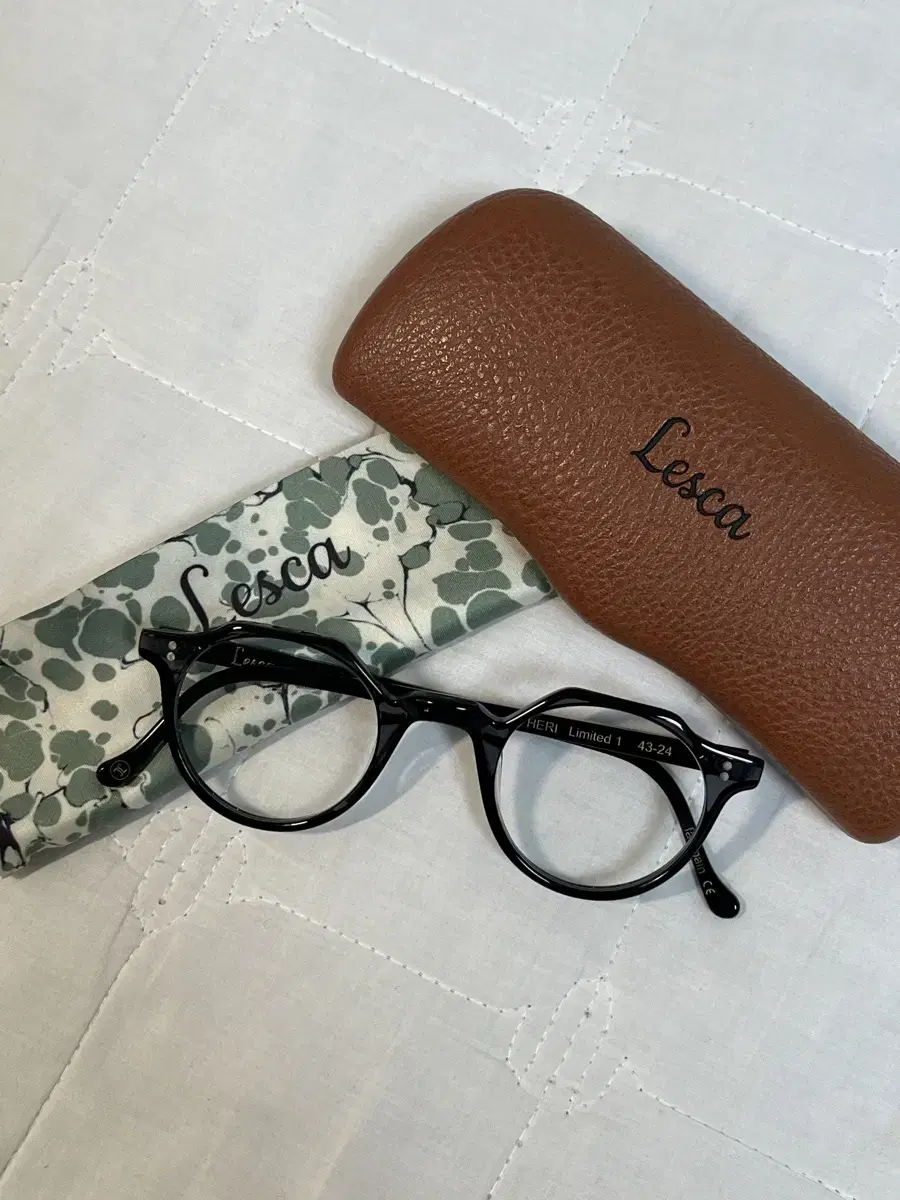 레스카 헤리 리미티드 1 lesca heri limited 1