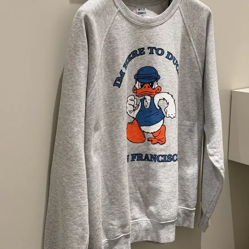 スウェット・トレーナー Wilddonkey Unisex FG-POLISH Sweatshirt Gray FG-POLISH Wild Donkey Duck Sweatshirt #와일드동키 on Bunjang Global Site.