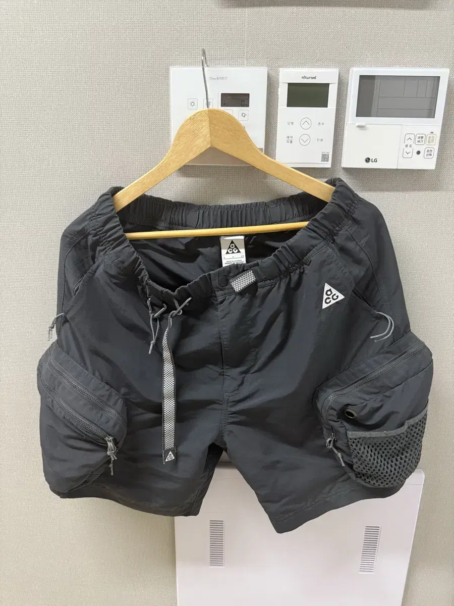 나이키 ACG 스노우그래스 카고 쇼츠 블랙