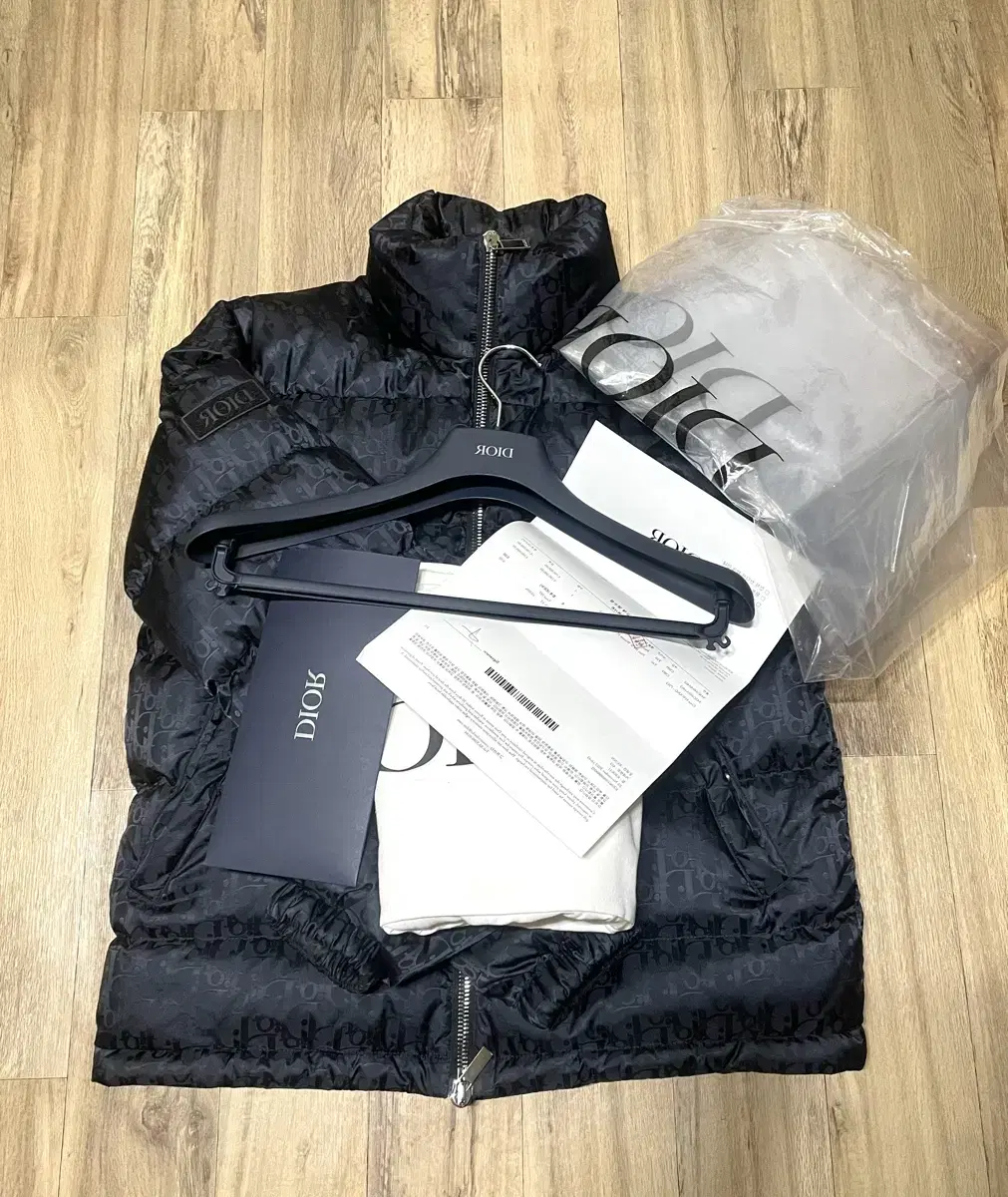 디올 오블리크 패딩 풀구성품 팝니다