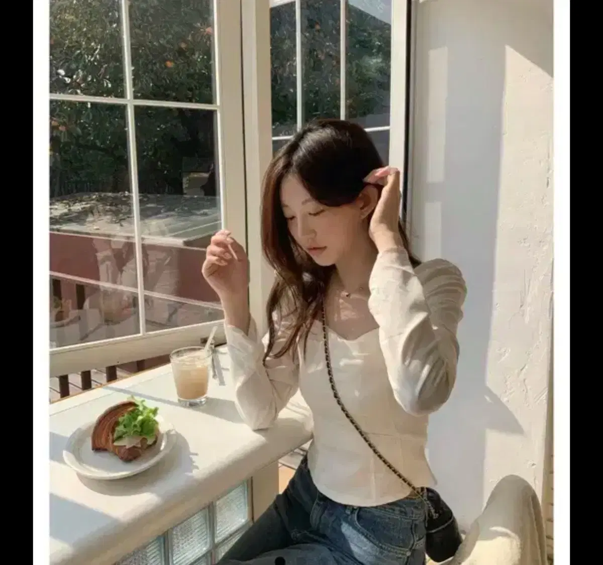 제니오 클린 스퀘어넥 블라우스 아이보리