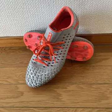 축구 스파이크 푸마 퓨처 탑 모델 FG/AG 27cm 가격 인하 가능