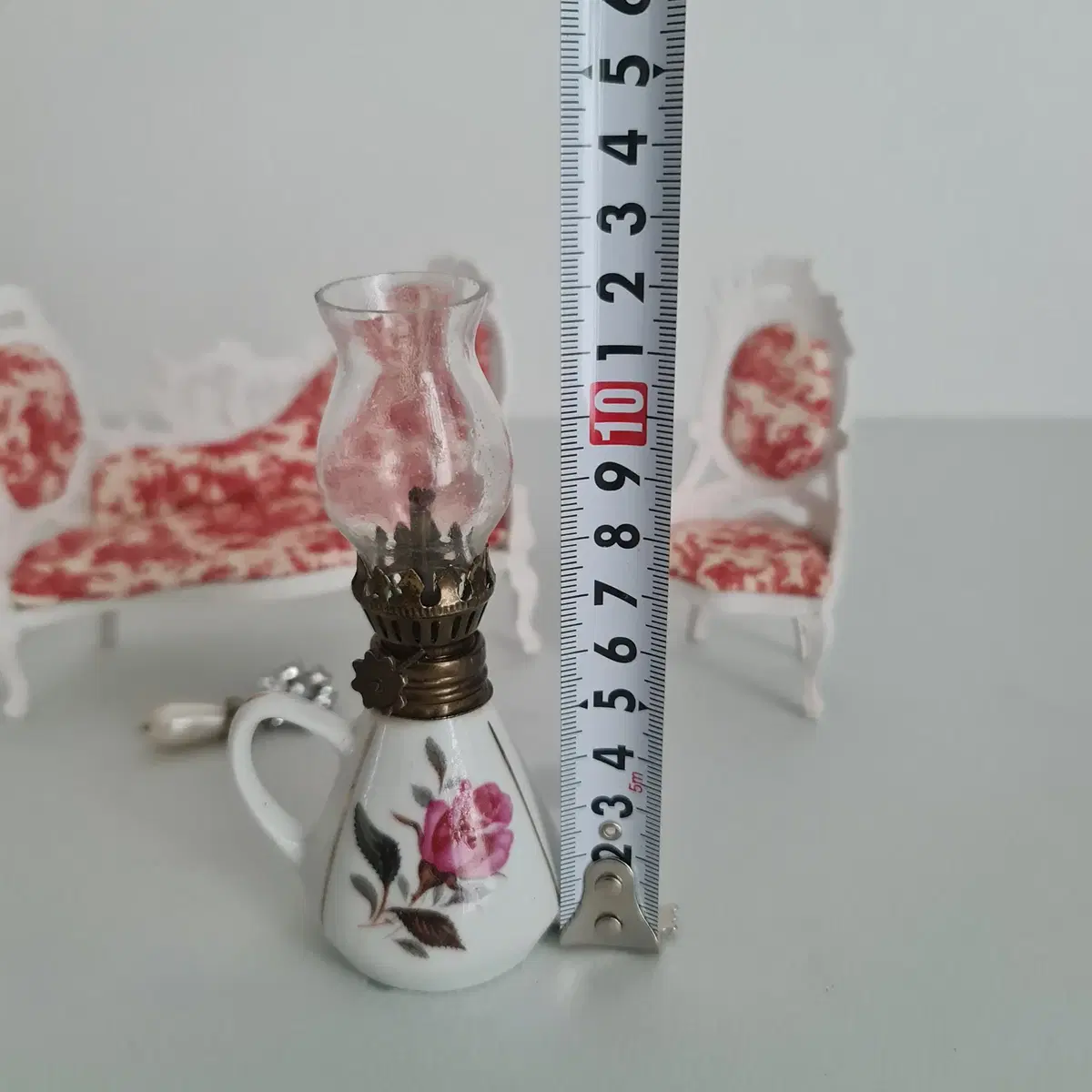 Vintage mini lanterns Vintage lamps Vintage accessories Antique accessories  Porcelain oil lamps #빈티지소품,#엔틱소품,#랜턴,#오일램프,#앤틱 on Bunjang Global Site., image size:1200x1200