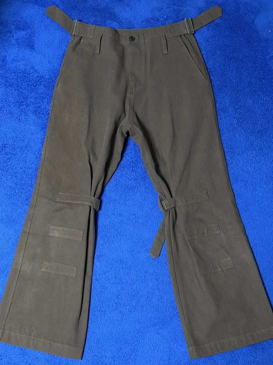 해칭룸 Bondage Pants Mid Khaki size 4