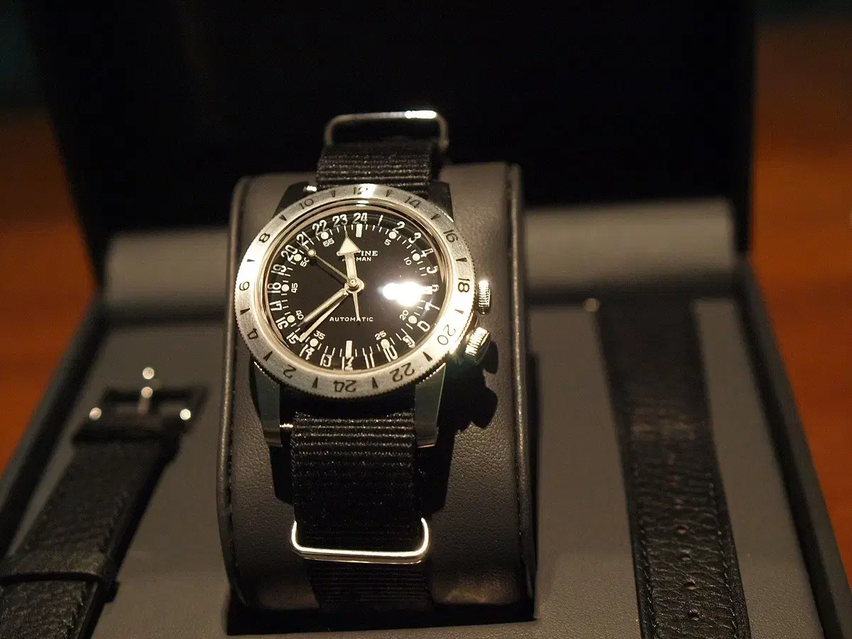글라이신 에어맨 36mm GMT