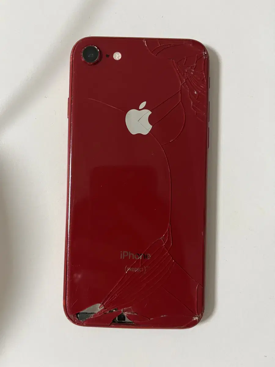 아이폰8 64GB RED 뒷면파손