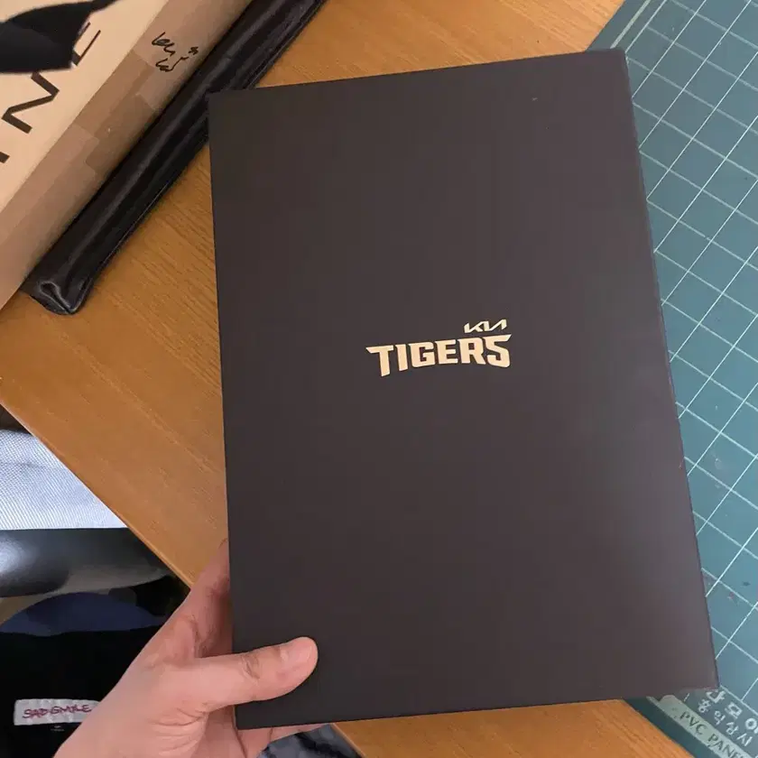 Shop Merchandise (Cards, Signed Balls, Etc.) on Bunjang