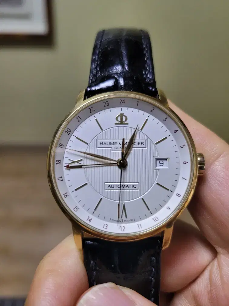 We are selling the BOMME Merveilleuse Classima GMT 18K.