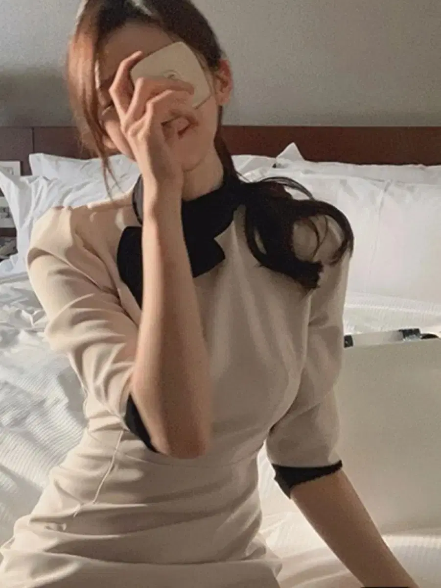 넥라인 리본타이 원피스 새 상품