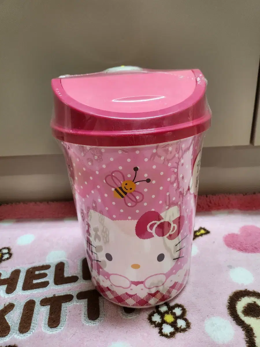 새제품)고전키티 핑크 보관함 휴지통(키티 입체얼굴)