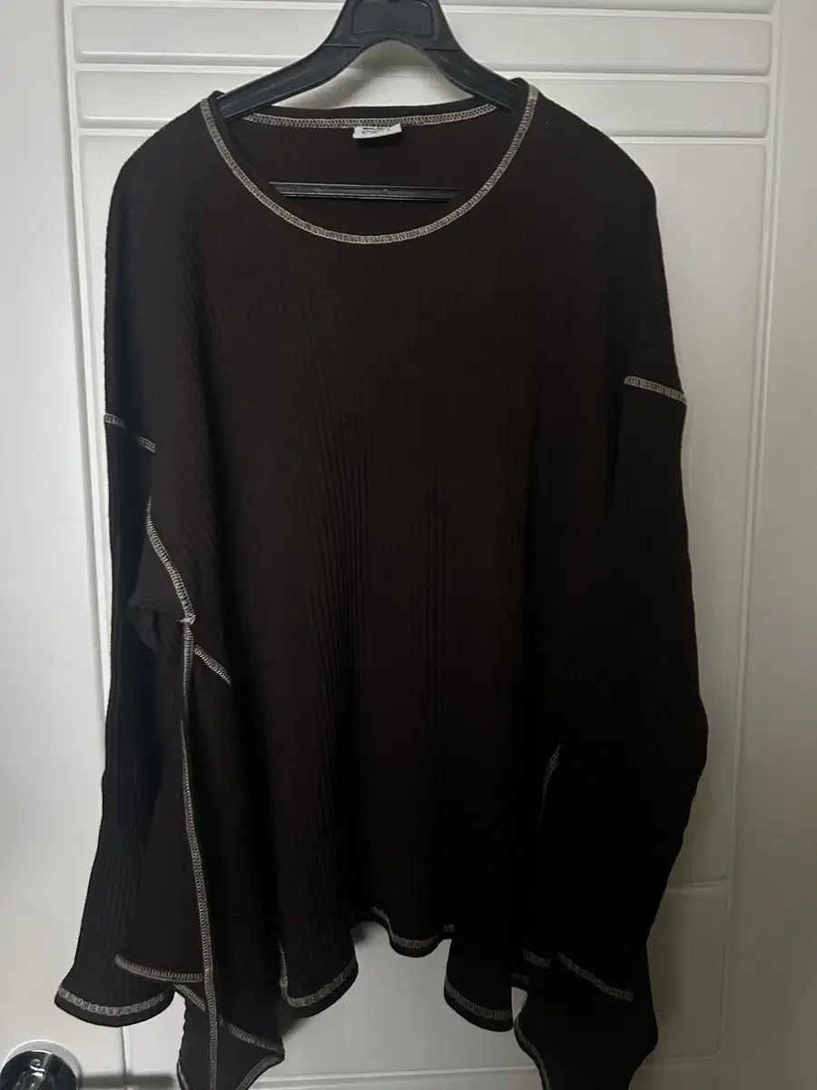 Baserange Shaw Tee Long-sleeved Brown