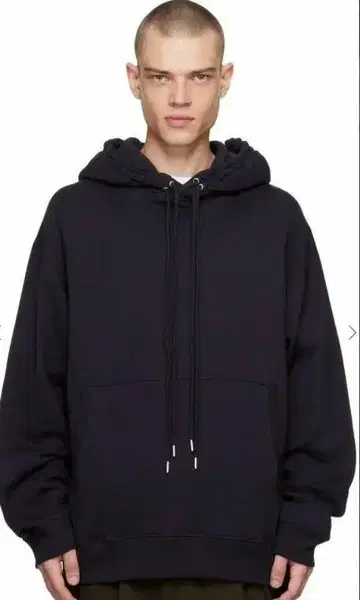 드리스 반 노튼 블랙 후드 부착 후드티