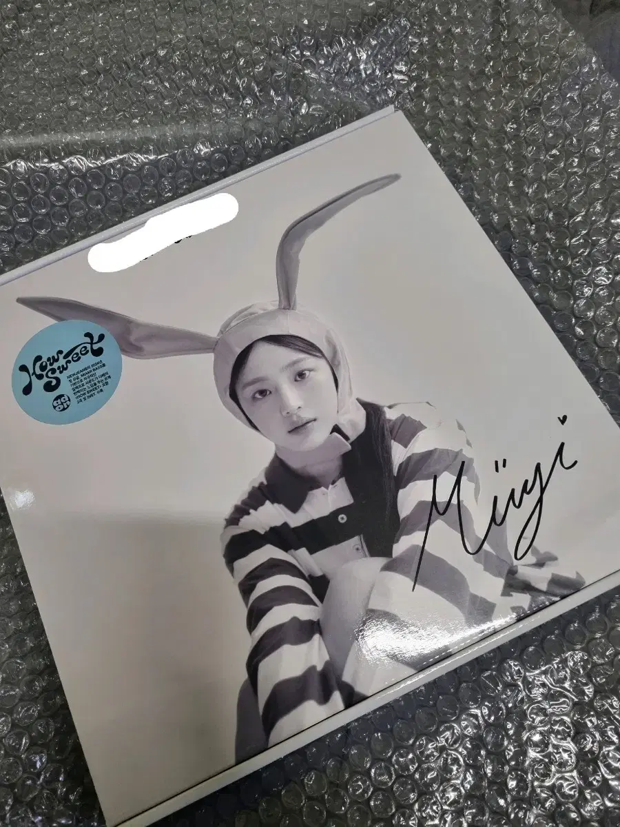 Minji HouseWit sign Album
