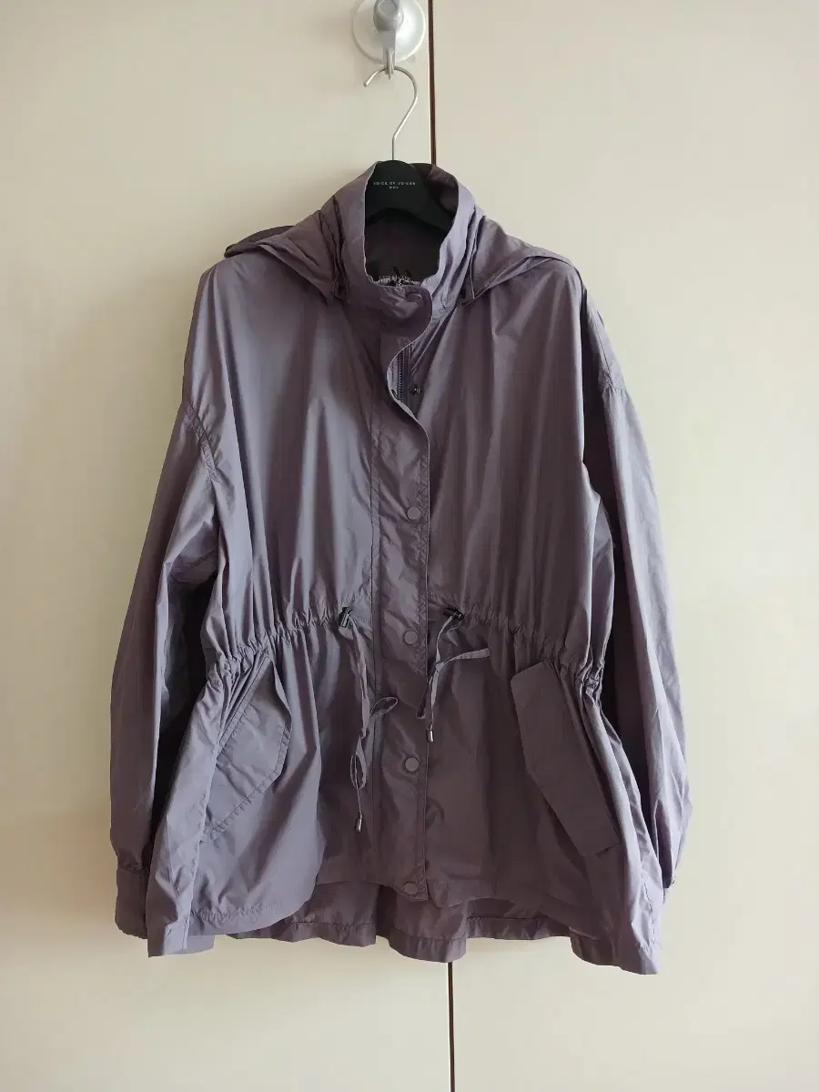 Vera Wang Overfit Windbreaker