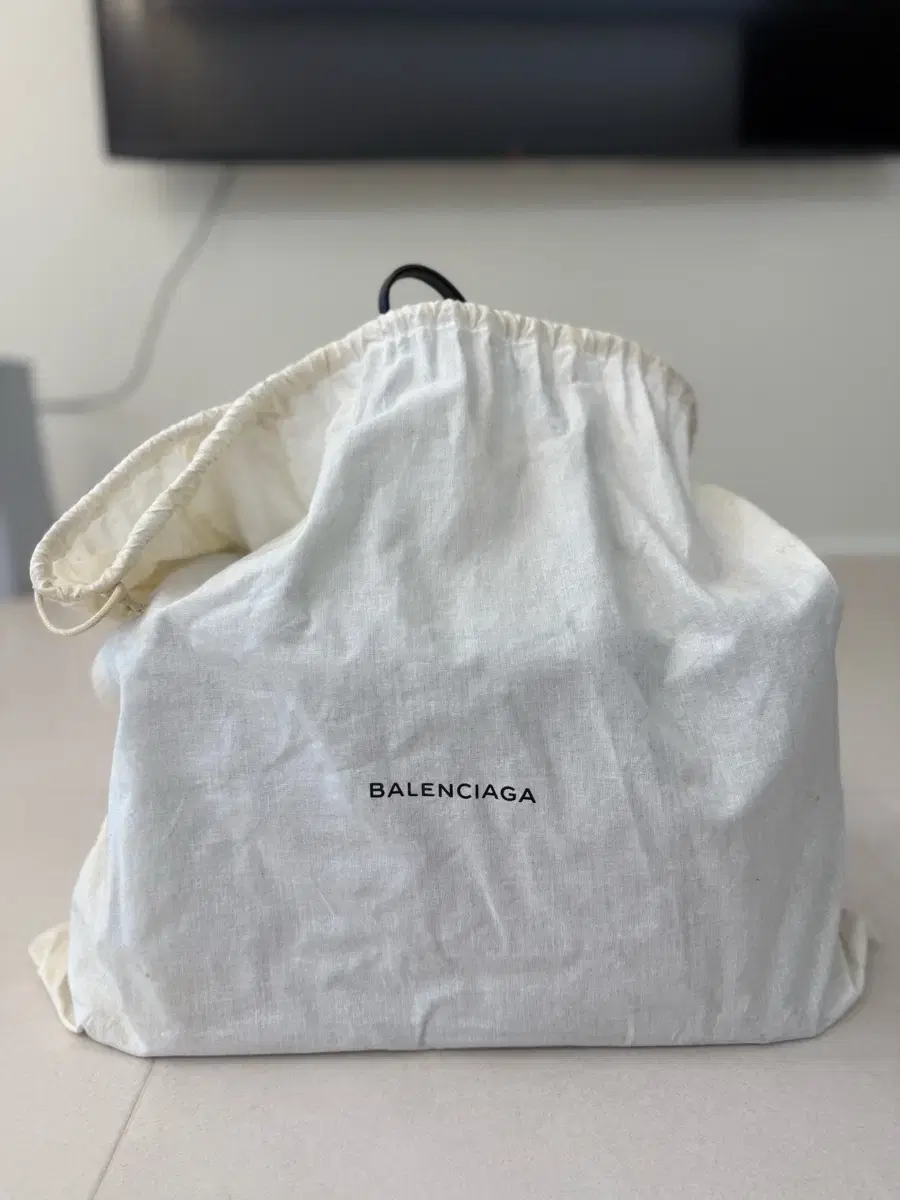 정품 Balenciaga 파피에르 A4 토트백 (네이비) 판매합니다