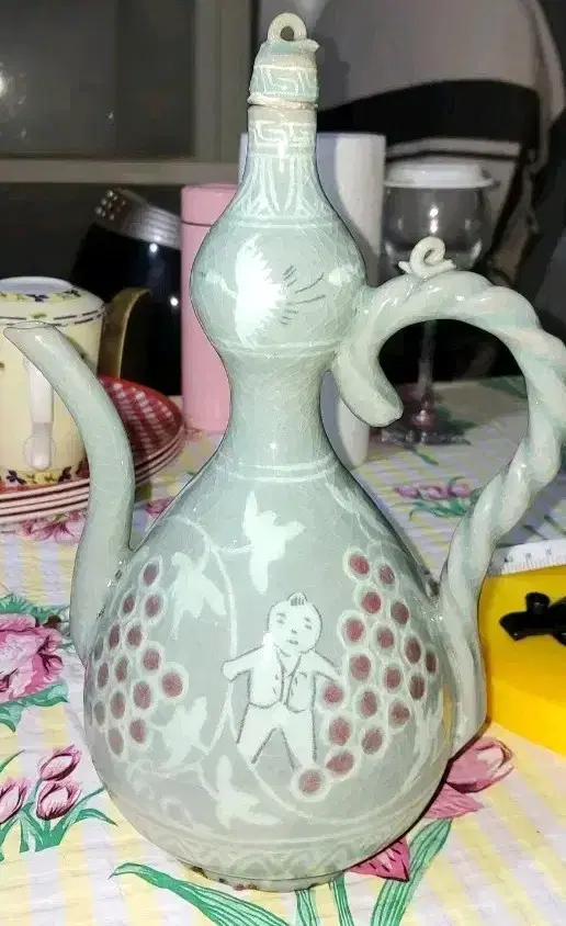 포도아동운학연화청자진사주자