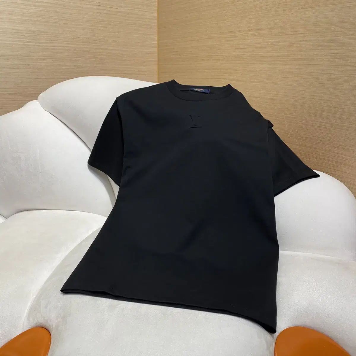 루이비통 남녀공용 여름용 기본티 블랙 반팔티 티셔츠