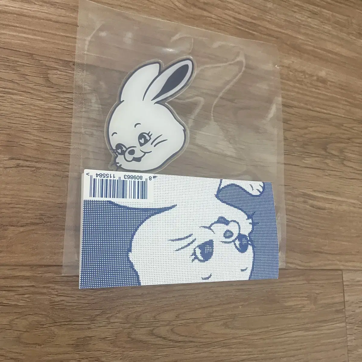 뉴진스 토끼 그립톡 + 하니 아크릴 키링 미개봉 새상품