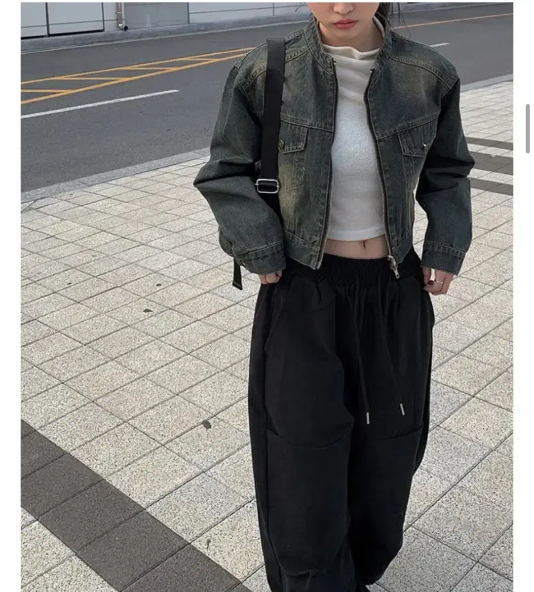 애니원모어 토리 크롭 워싱 데님 자켓