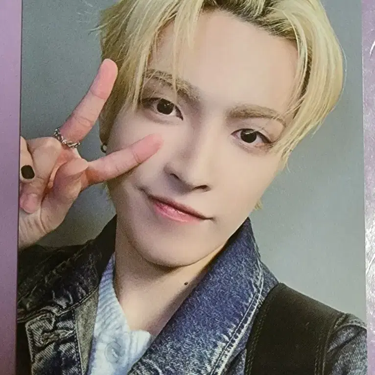 에이티즈 홍중 에이티니존 포카