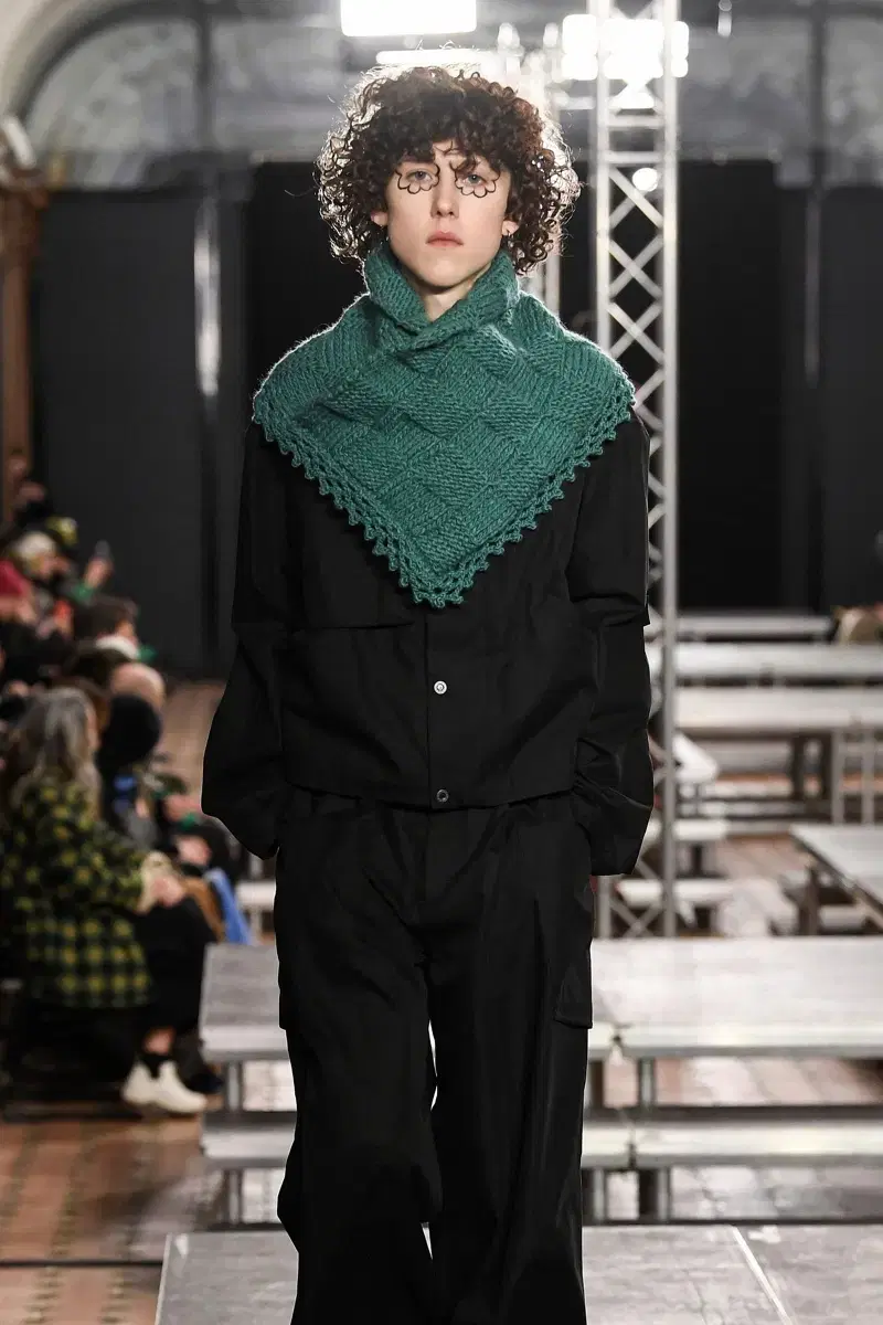 Os) 키코코스타디노브 23fw 아파시아 크로셰 스카프