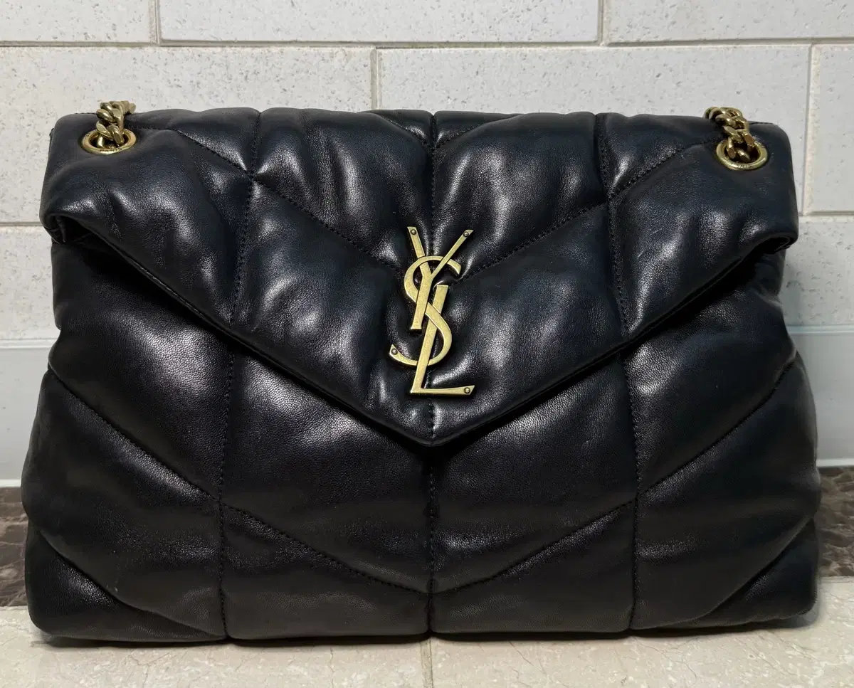 생로랑 나파 퀼팅 가죽 소재 PUFFER 스몰 가방