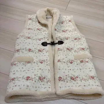 꽃무늬 플리스 베스트 크림색