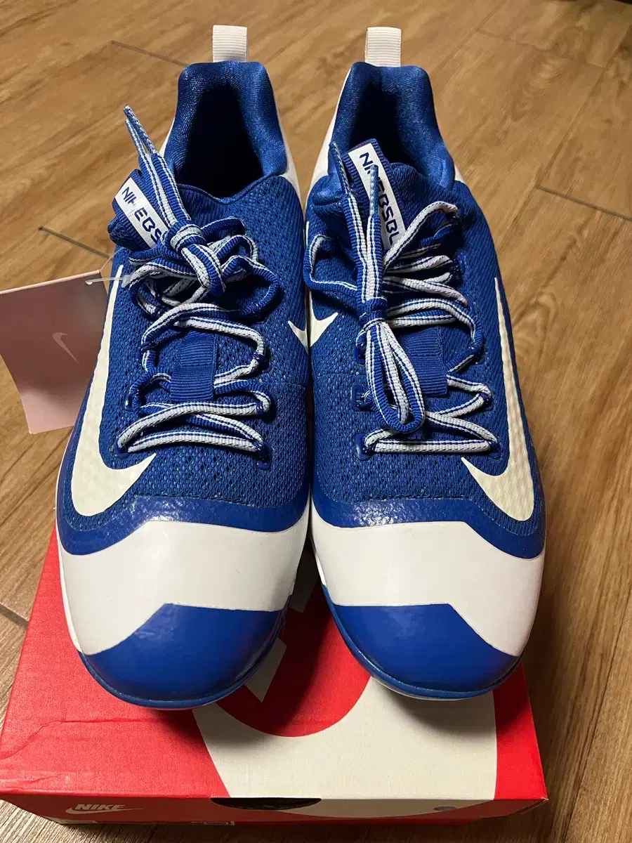 LG Twins Lim Jungwoo signature baseball shoes