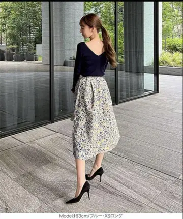 오카베 아유미 고베 레터스 플라워 자카드 스커트 블루 M사이즈 롱