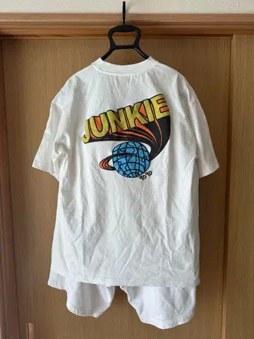 셋업 9090 유토리 JUNKIE 화이트 티셔츠 팬츠