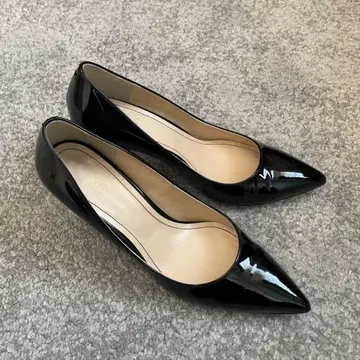 EIZO 블랙 에나멜 펌프스 23.5cm