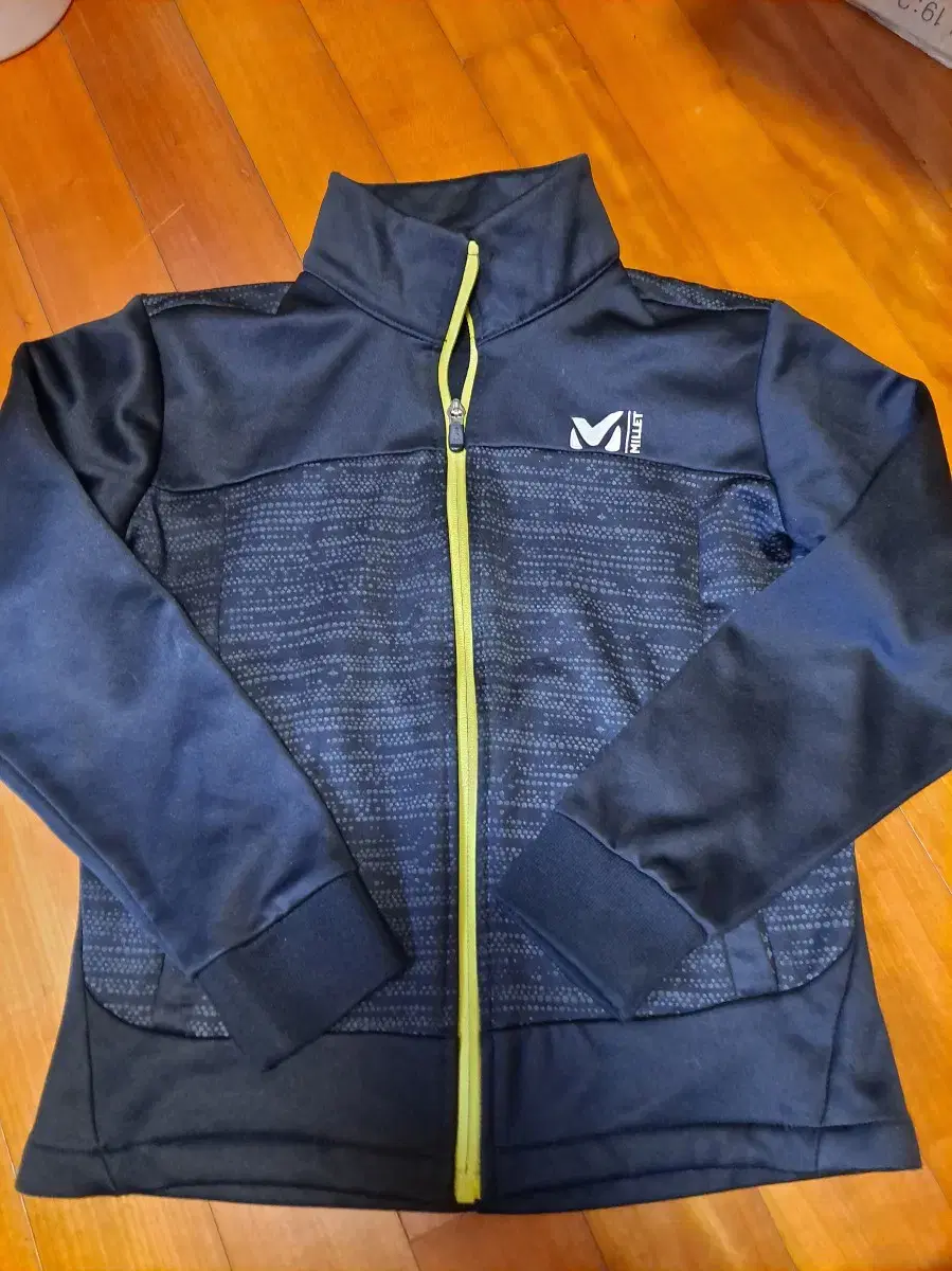130 size, recommended for boys in 1st and 2nd grade, 7 bom clothes