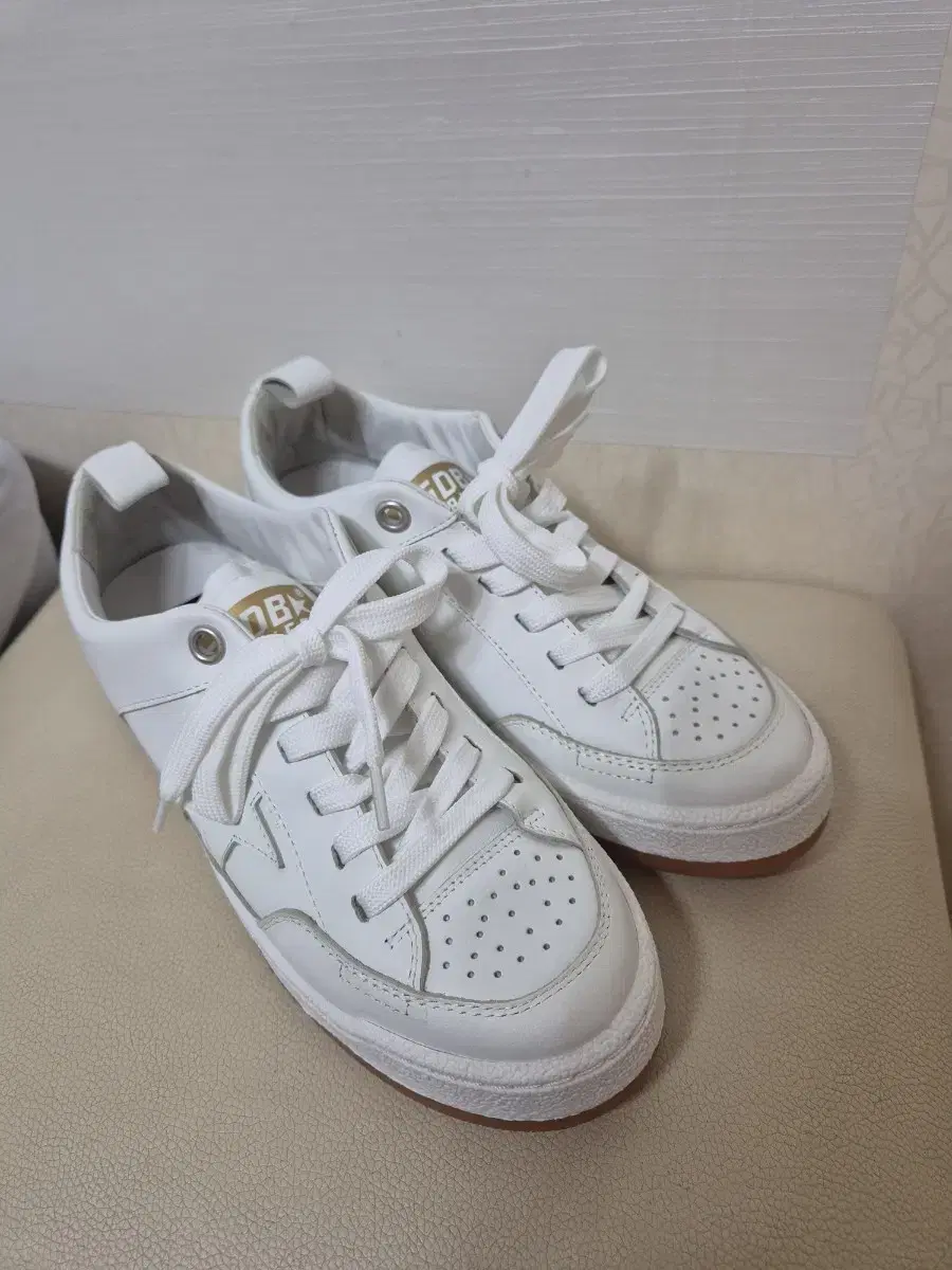 GOLDENGOOSE 골든구스 YEAH 여성 스니커즈(37)판매합니다!!