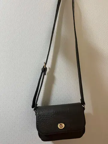 earth music & ecoiogy 숄더백