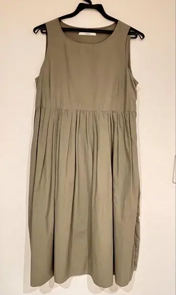 le Glazik 슬리브리스 원피스