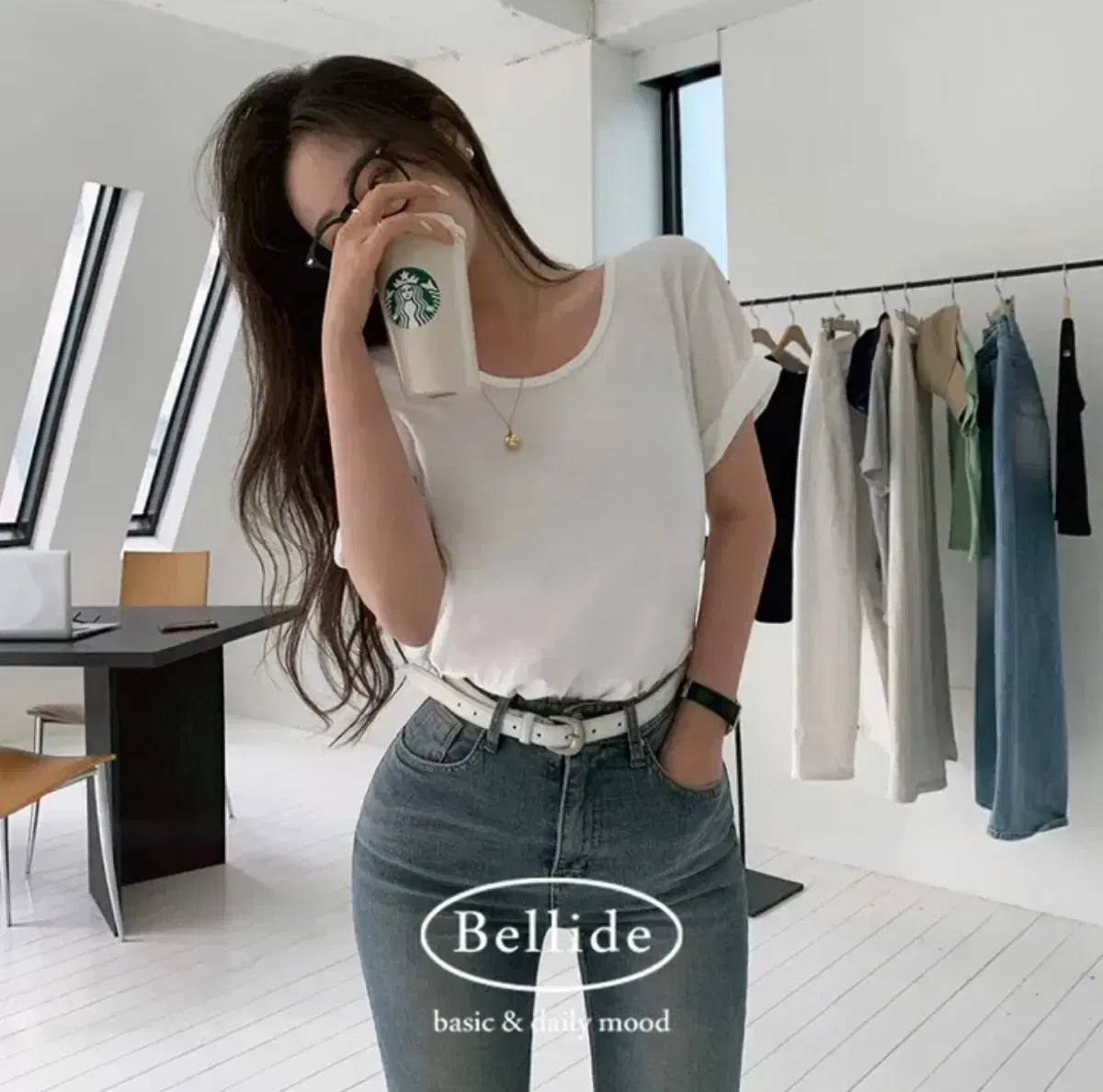 베이델리 롤업 유넥 반팔 티셔츠 화이트