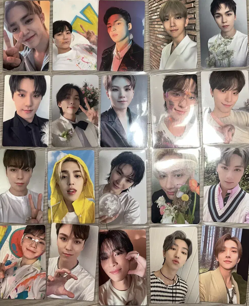 세븐틴 포토카드 12000원에  일괄 처분합니다