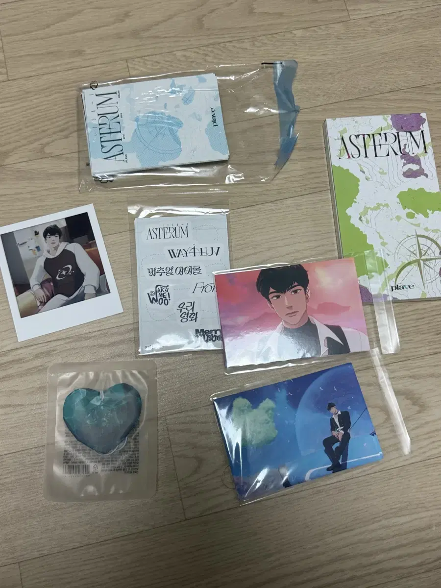플레이브 W4L 앨범 구성 판매합니다 (노아, 밤비, 은호, 하민)