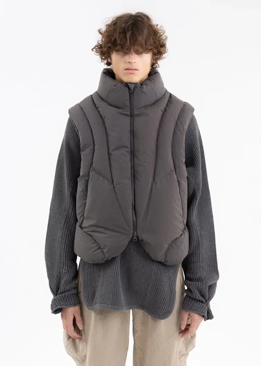 [3 New Products] Hyeinseo Reversible Padded Vest Charcoal