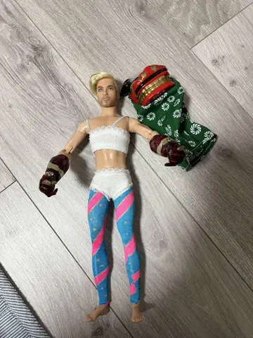 수수께끼의 피규어 바비 짱 남자친구 켄 아이언맨 피규어