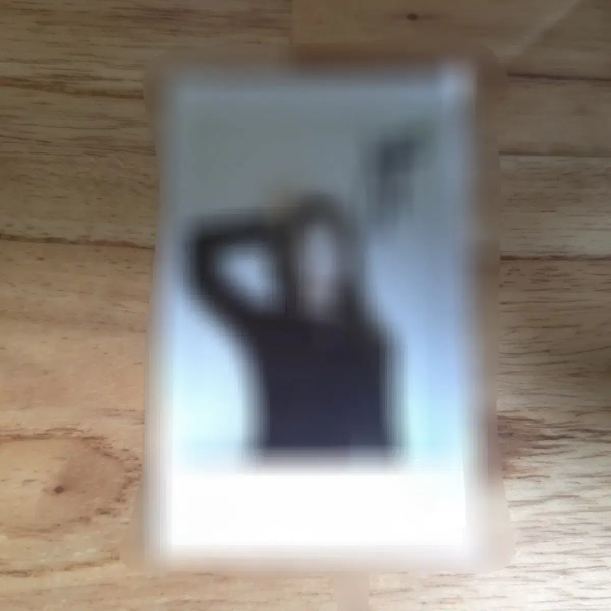 ichillin joonie sign polaroid sign pola